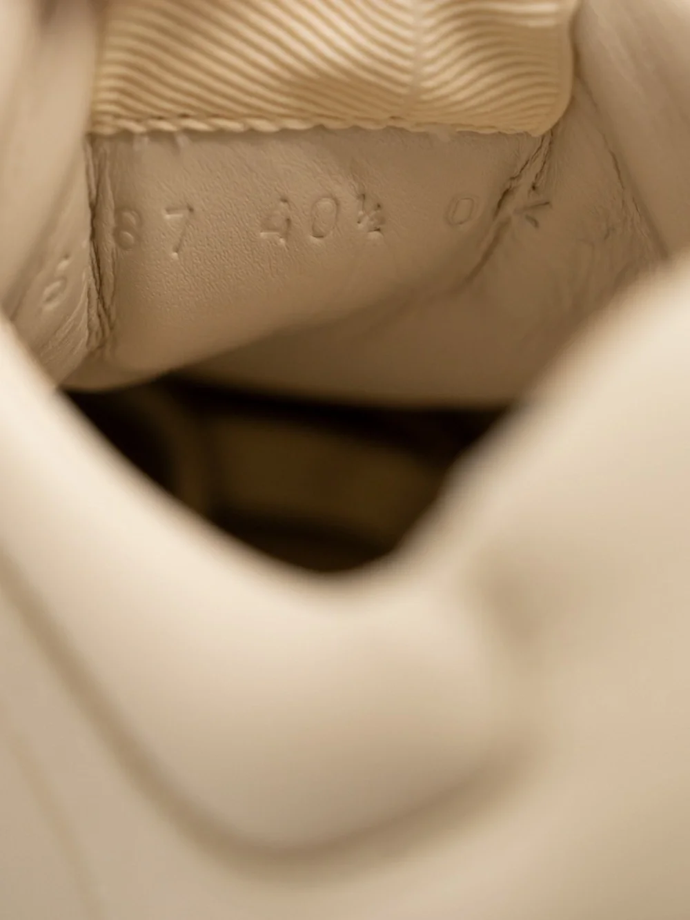 size 40.5G 10.5 US Gucci Rhyton Ivory GG cut Out Pink Leather Sneakers - Picture 10 of 12